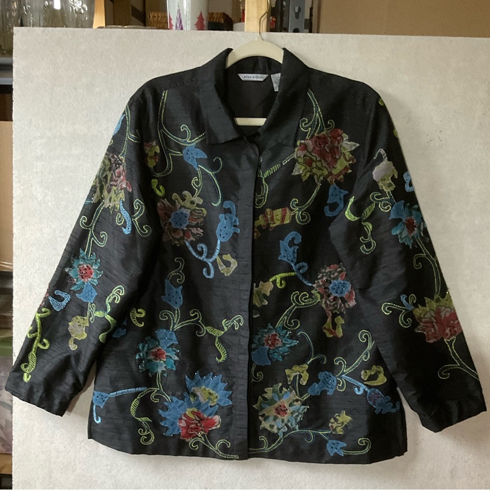 Laura Ashley Blazer. Silk. Embroidered. Size L